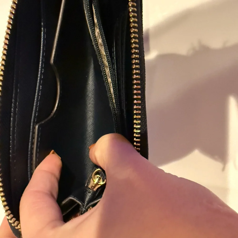 Michael Kors Jet Set Travel Continental Wallet - Picture 10 of 12